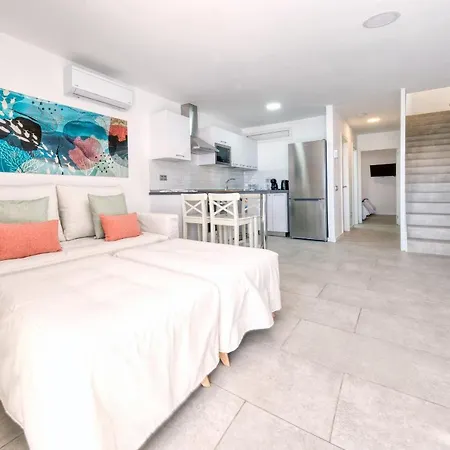 Coral Bay Luxury Duplex Holiday home