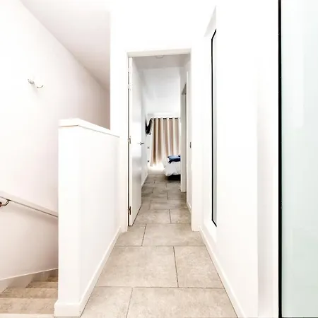Coral Bay Luxury Duplex *