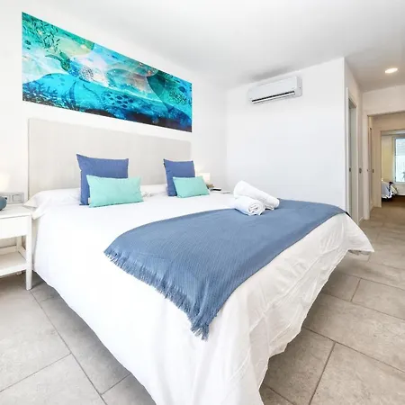 Coral Bay Luxury Duplex Holiday home