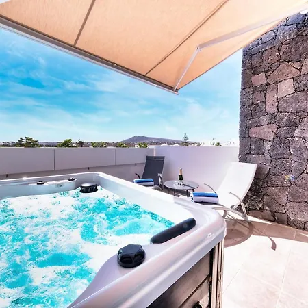 Coral Bay Luxury Duplex Ferienhaus *